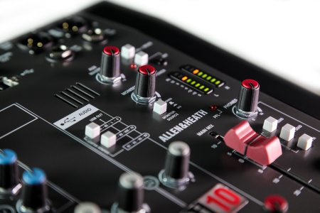 Микшерный пульт Allen&Heath ZED i 10